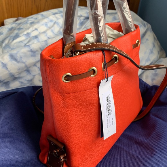 Dooney and Bourke Wakefield Tassel Tote NWT Salmon - Picture 2 of 8